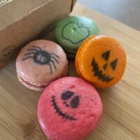 Box of 8 Halloween Macarons